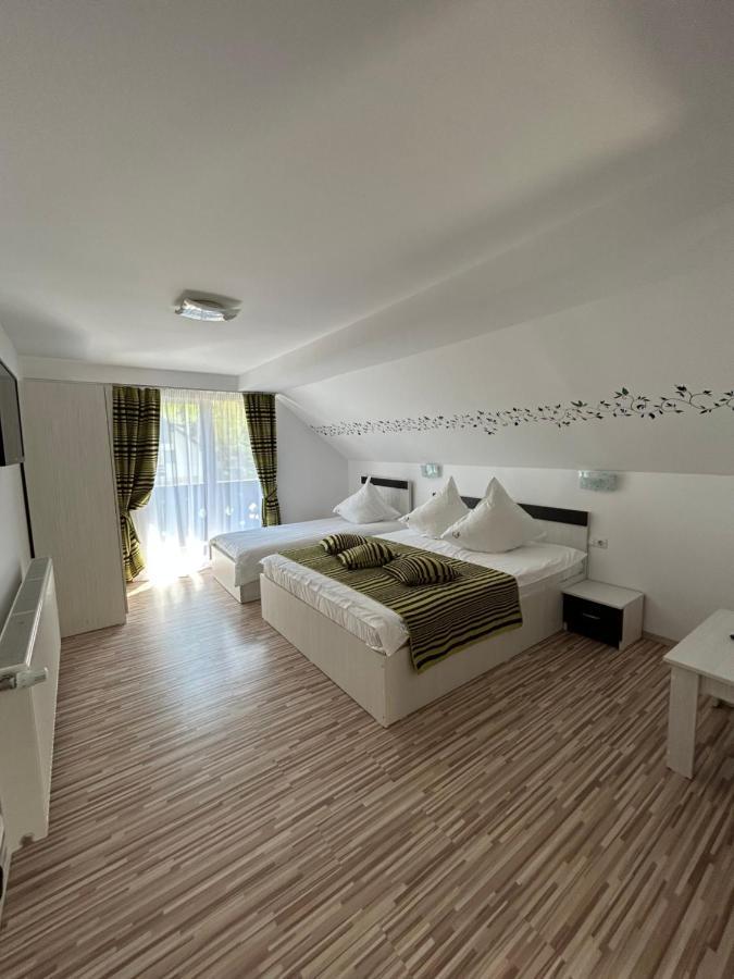 Casa Mia Hotel Moeciu De Sus Ngoại thất bức ảnh
