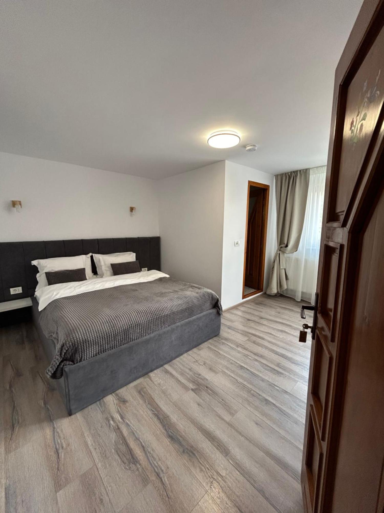 Casa Mia Hotel Moeciu De Sus Ngoại thất bức ảnh