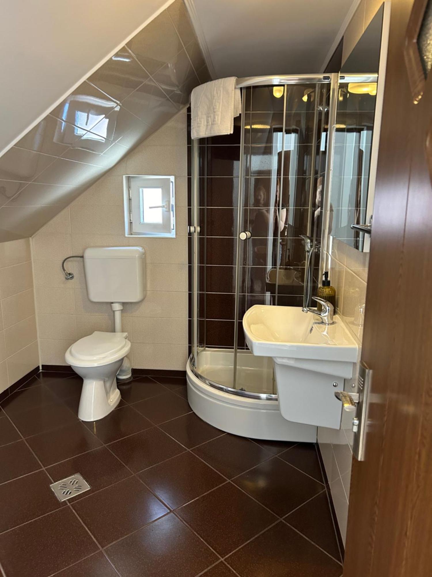 Casa Mia Hotel Moeciu De Sus Ngoại thất bức ảnh