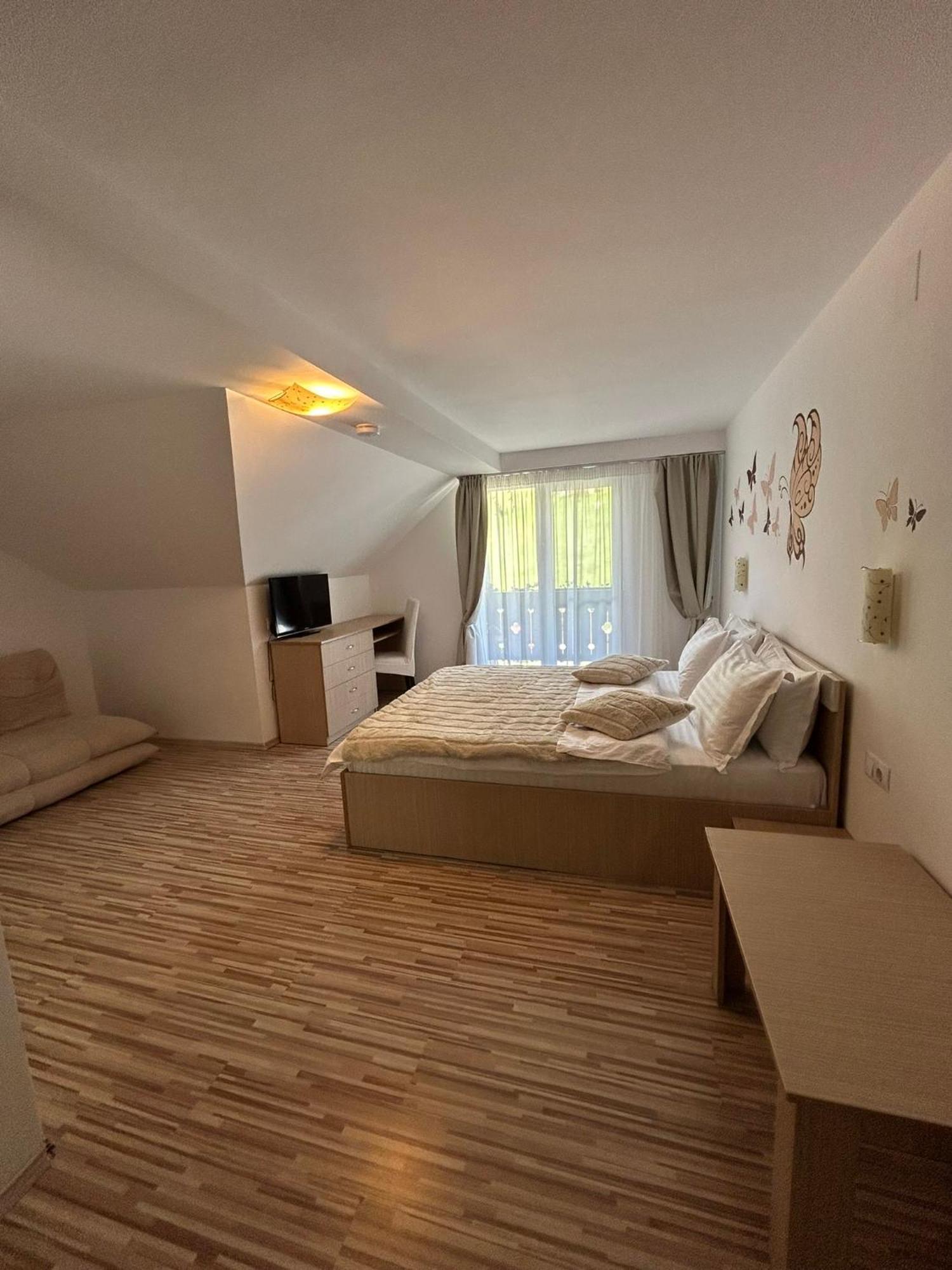 Casa Mia Hotel Moeciu De Sus Ngoại thất bức ảnh