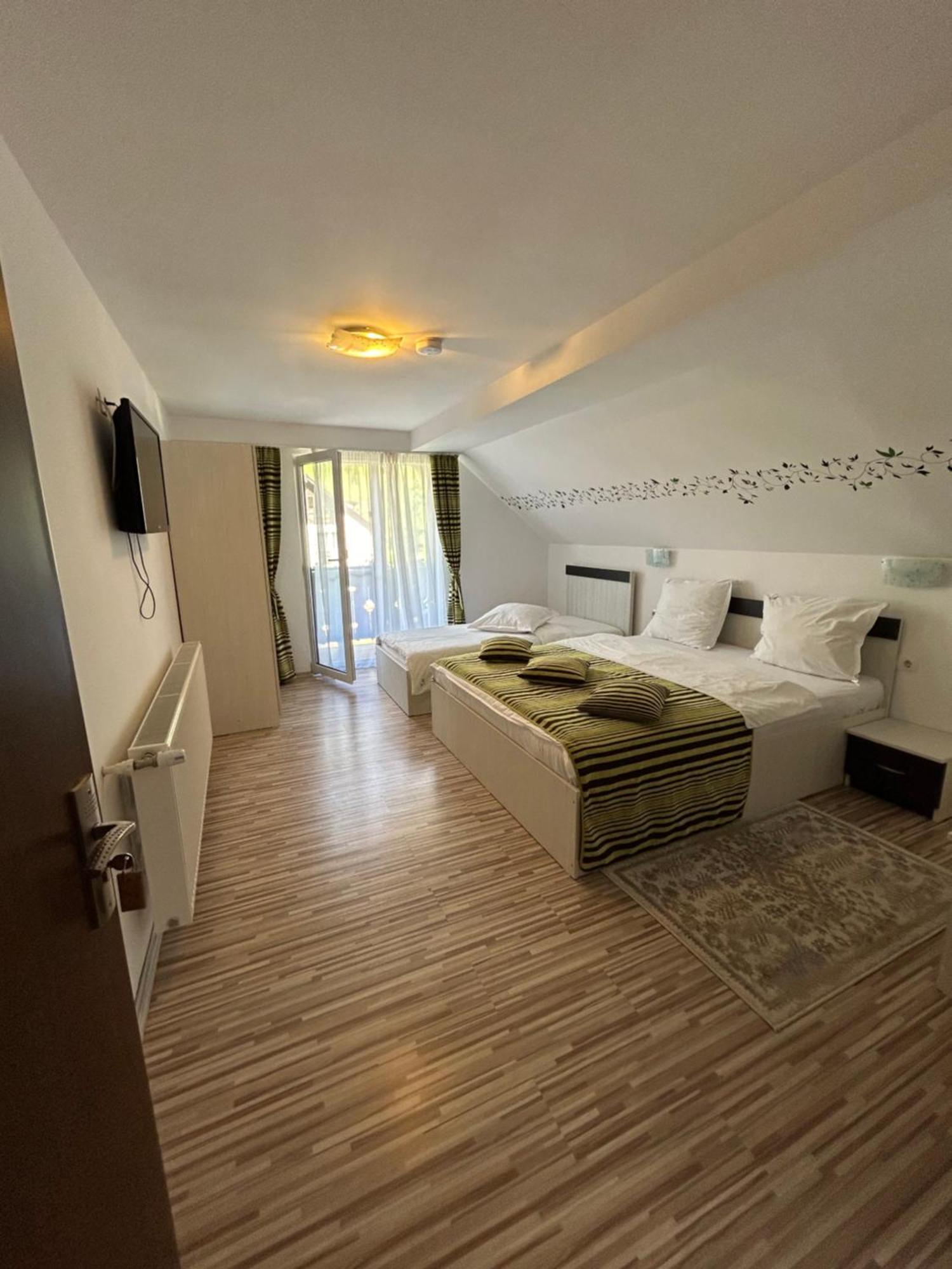 Casa Mia Hotel Moeciu De Sus Ngoại thất bức ảnh